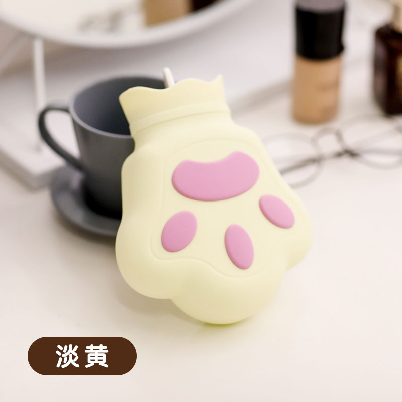 Model image of bear paw hot water bag